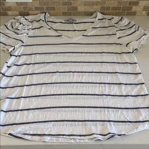 Green Envelope Navy and White Striped V-Neck Tee Size: M NWOT
